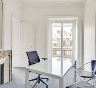 Bureau privé 20 m² 3 postes Coworking Avenue de l'Opéra Paris 75001 - photo 1